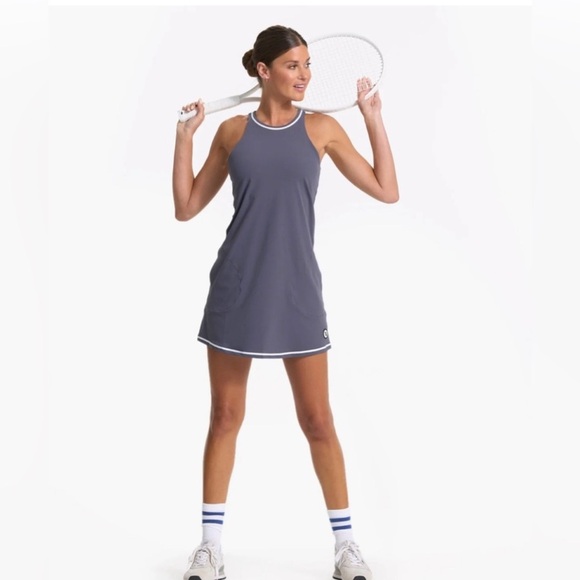 Vuori Dresses & Skirts - Vuori women’s volley Dress size medium